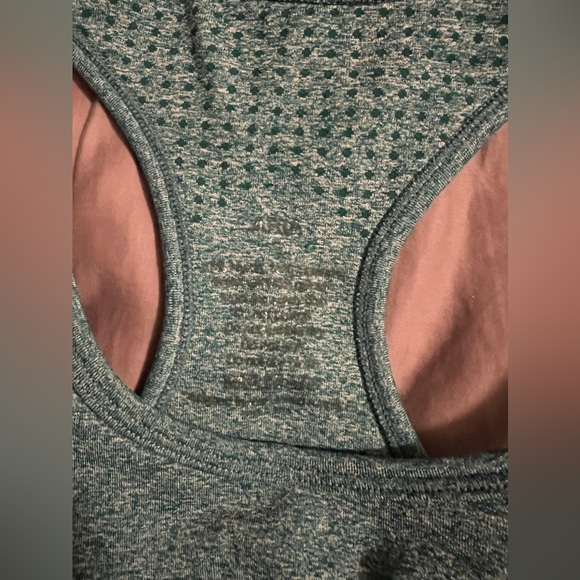 ARIA leggings and sports bra - Picture 3 of 5